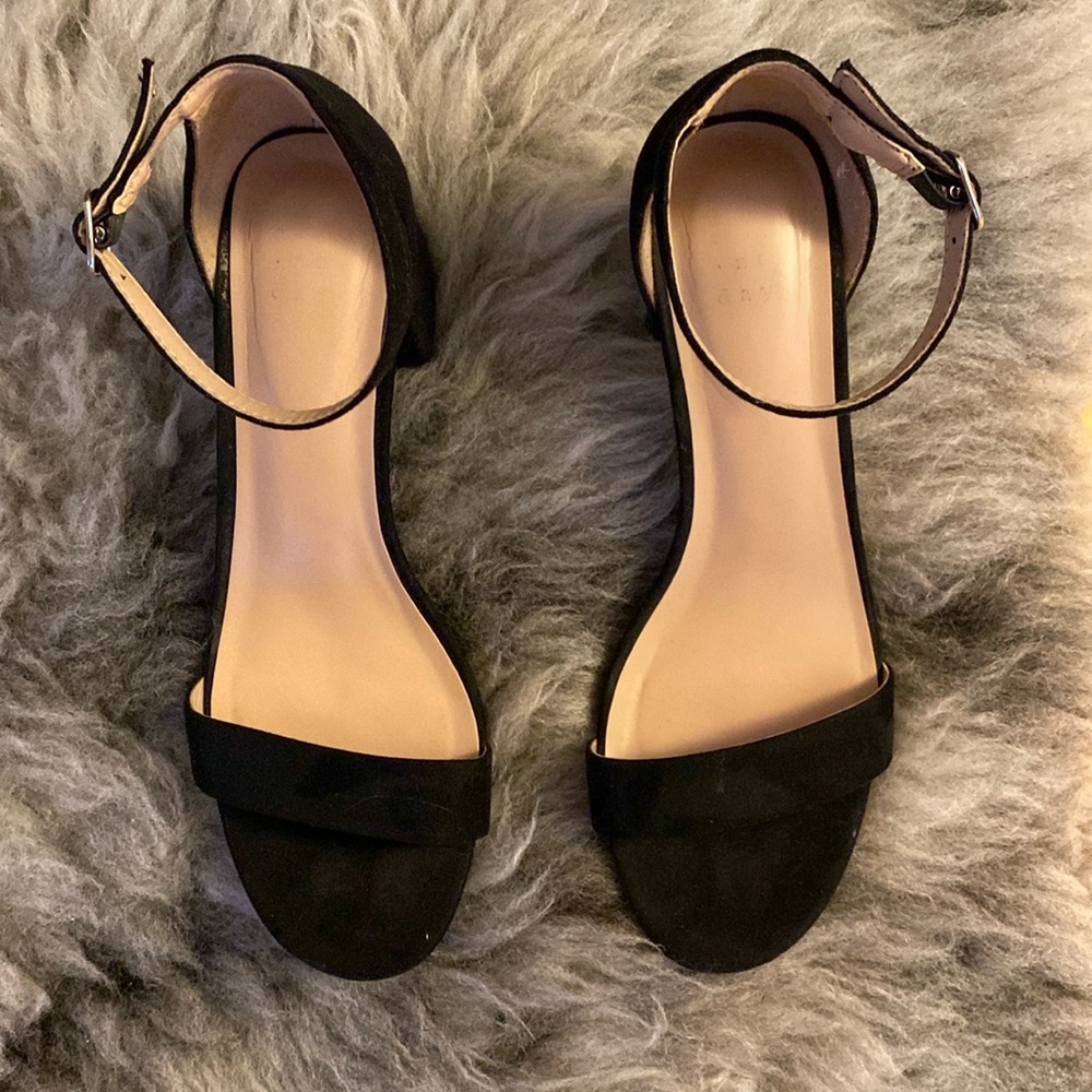 A new day size 8.5 black open toe 2 inch block heels